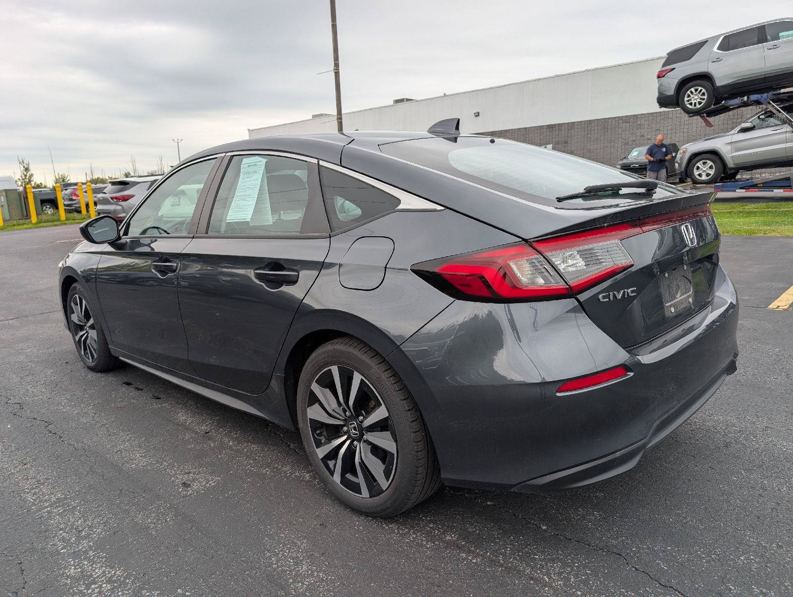 Used 2024 Honda Civic EX-L image 5