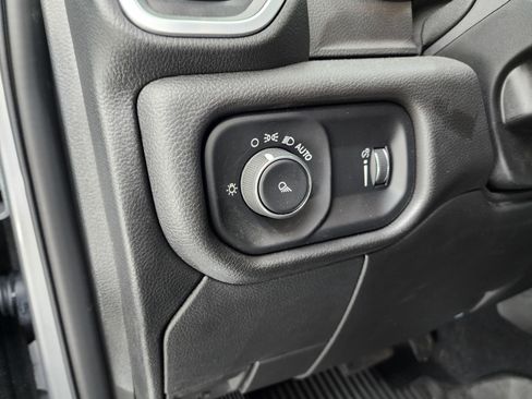 Used 2023 RAM 2500 Big Horn w/ Snow Chief Group image 40