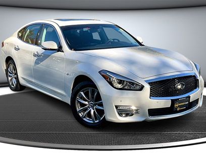 Used 2019 INFINITI Q70 Luxe w/ Proactive Package