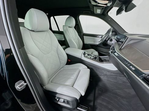 Used 2025 BMW X5 xDrive50e w/ Parking Assistance Package image 29