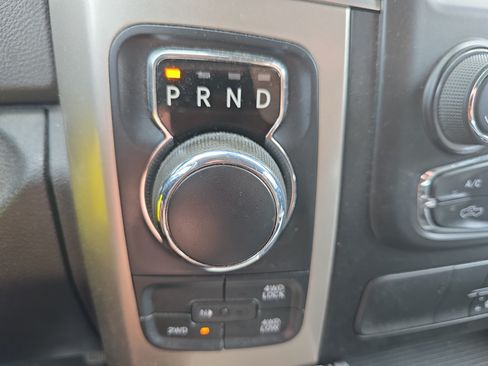 Used 2018 RAM 1500 SLT AWD/4WD image 26
