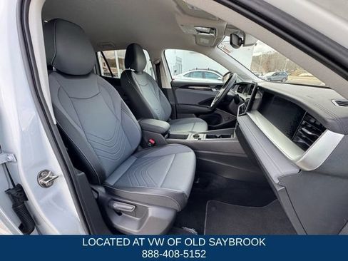 Certified 2025 Volkswagen Tiguan SE AWD/4WD image 25