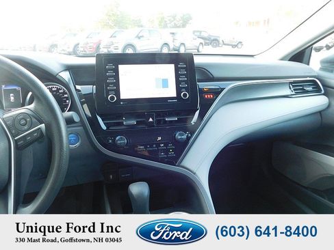Used 2021 Toyota Camry LE image 17