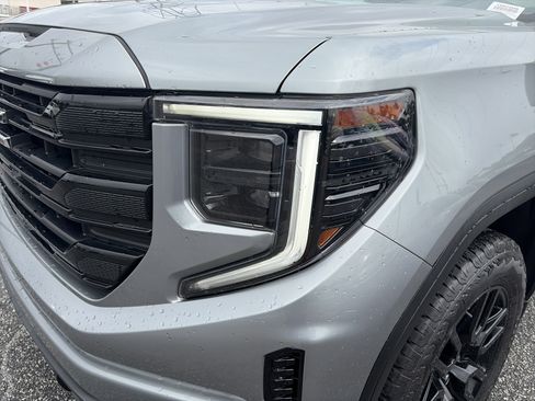 Used 2024 GMC Sierra 1500 Elevation AWD/4WD image 9