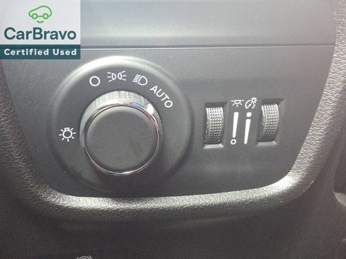 Used 2025 Jeep Grand Cherokee Laredo X w/ Luxury Tech Group I AWD/4WD image 18