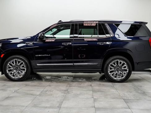 Used 2023 GMC Yukon Denali Ultimate AWD/4WD image 9