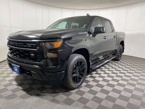 Used 2023 Chevrolet Silverado 1500 Custom image 4