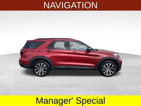 Used 2022 Ford Explorer ST-Line w/ Class IV Trailer Tow Package AWD/4WD image 8