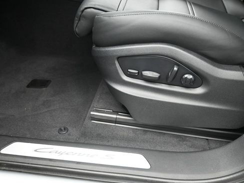 New 2025 Porsche Cayenne S image 21