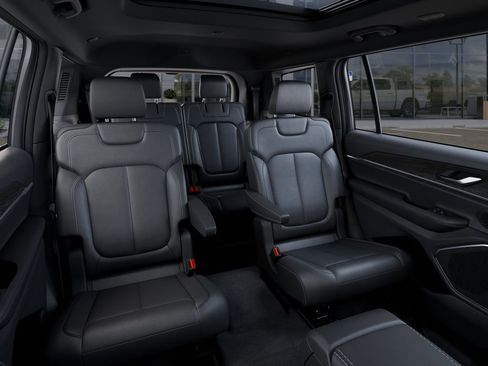 New 2026 Jeep Grand Cherokee L Limited w/ Limited Altitude Package AWD/4WD image 15
