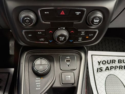 Used 2018 Jeep Compass Trailhawk w/ Navigation Group image 16