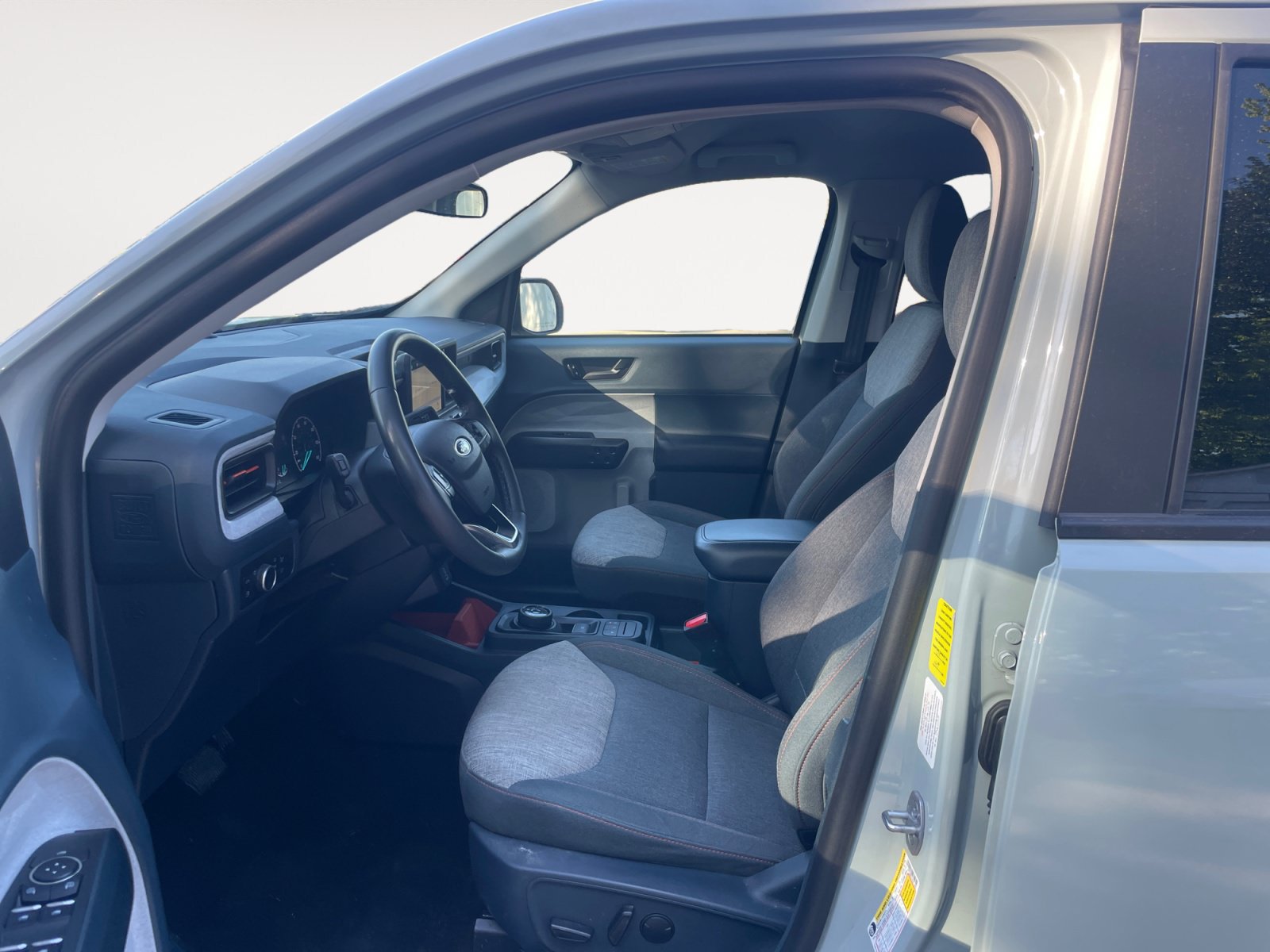 Used 2023 Ford Maverick Lariat FWD image 9