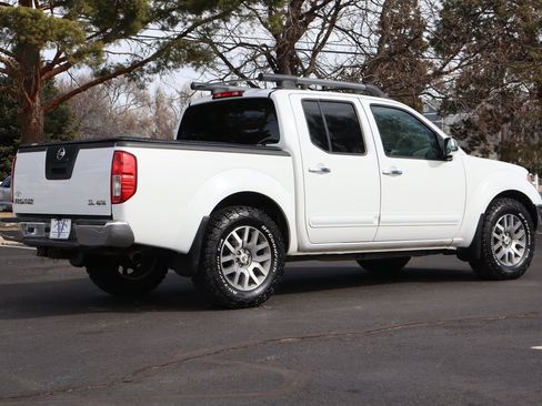 Used 2011 Nissan Frontier SL w/ Moonroof Pkg image 5