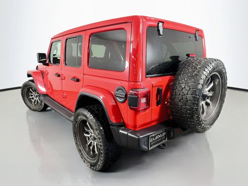 Used 2021 Jeep Wrangler Unlimited Sahara AWD/4WD image 5