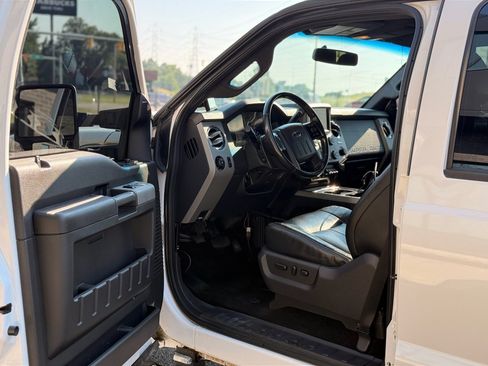 Used 2013 Ford F250 Lariat w/ Lariat Interior Pkg AWD/4WD image 6