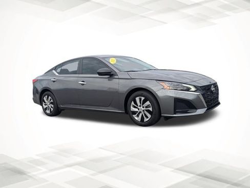 Certified 2025 Nissan Altima 2.5 S image 2