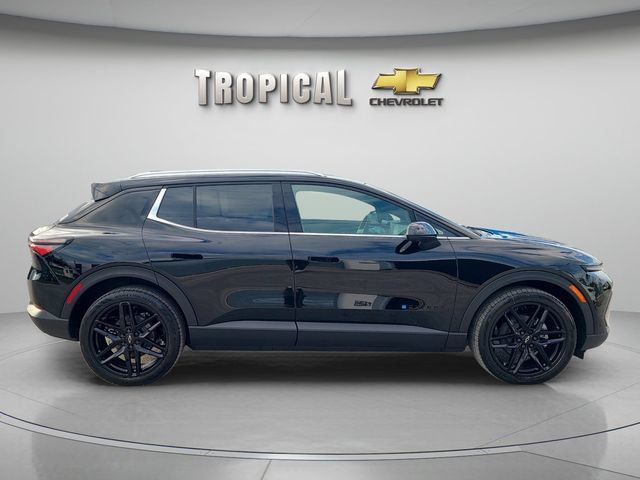 New 2026 Chevrolet Equinox EV LT w/ LPO, Blackout Package FWD image 6