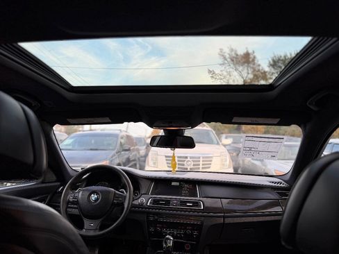 Used 2014 BMW 750Li xDrive image 14