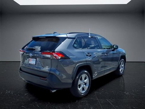 Used 2024 Toyota RAV4 LE AWD/4WD image 3