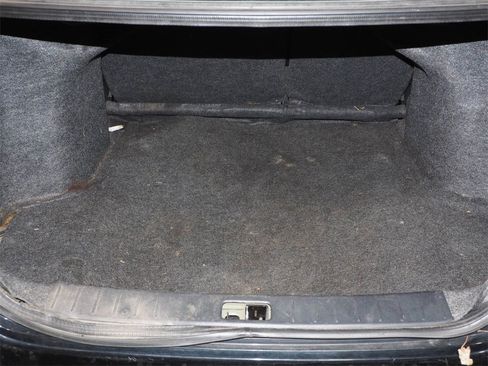 Used 2014 Nissan Versa SV image 12