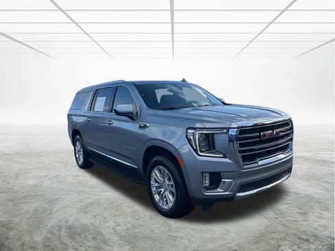 Used 2024 GMC Yukon XL SLT image 2
