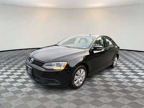 Used 2011 Volkswagen Jetta SE FWD image 3