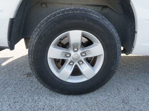 Used 2019 RAM 1500 Classic SLT image 10