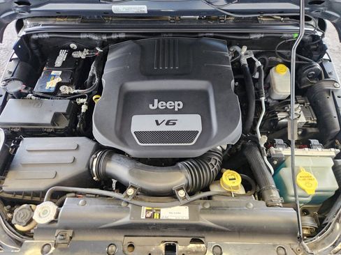 Used 2016 Jeep Wrangler Sport image 13