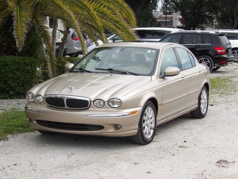 Used 2003 Jaguar X-TYPE 2.5 image 2