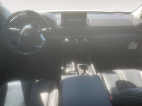 Used 2025 Honda Pilot Touring image 10