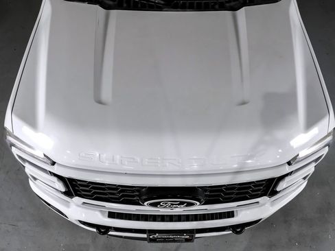 Used 2024 Ford F250 Lariat w/ Sport Appearance Package AWD/4WD image 39