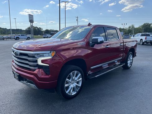Used 2024 Chevrolet Silverado 1500 High Country w/ High Country Premium Package AWD/4WD image 1
