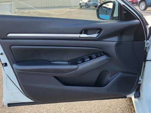 Used 2023 Nissan Altima 2.5 SV image 19