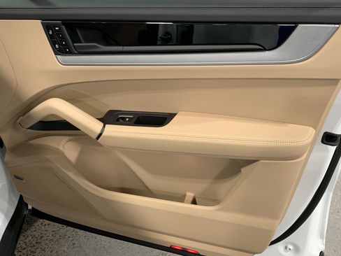 New 2026 Porsche Cayenne E-Hybrid Coupe image 27