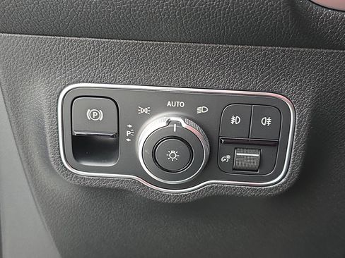 New 2026 Mercedes-Benz GLB 250 4MATIC image 26