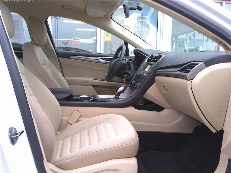 Used 2013 Ford Fusion SE FWD image 8