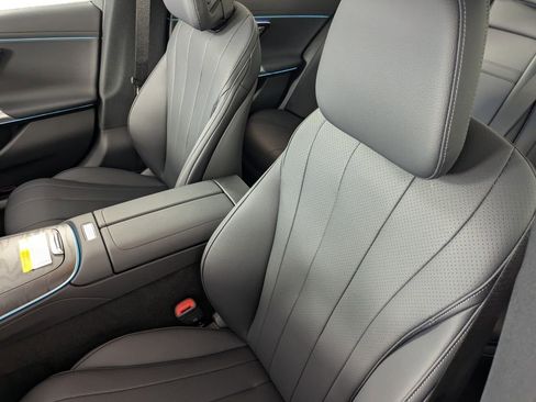 New 2026 Mercedes-Benz E 350 4MATIC Sedan image 8