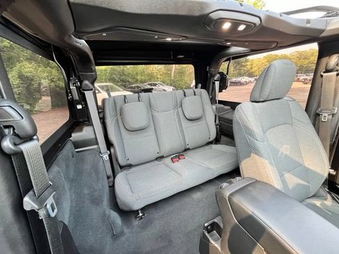 Used 2024 Jeep Wrangler Sport AWD/4WD image 18