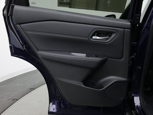 Used 2026 Nissan Rogue SL FWD image 33