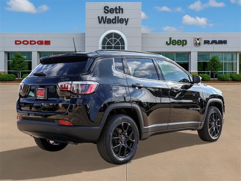 New 2026 Jeep Compass Latitude image 7