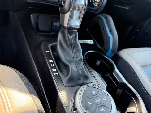 Used 2023 Ford Bronco Wildtrak AWD/4WD image 31