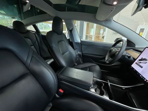 Used 2020 Tesla Model 3 Standard Range RWD image 26