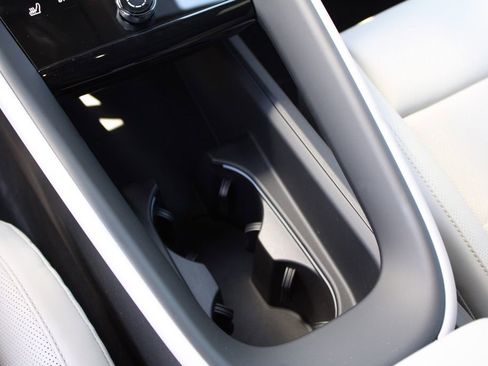 New 2024 Porsche Macan 4 Electric image 23