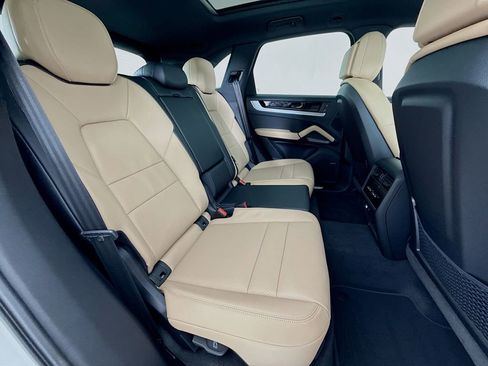 New 2026 Porsche Cayenne AWD/4WD image 30