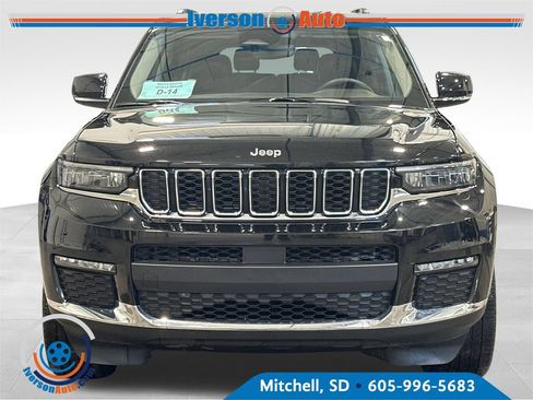 Used 2023 Jeep Grand Cherokee L Limited AWD/4WD image 3