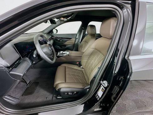 Used 2026 BMW 530i xDrive w/ Executive Package image 26