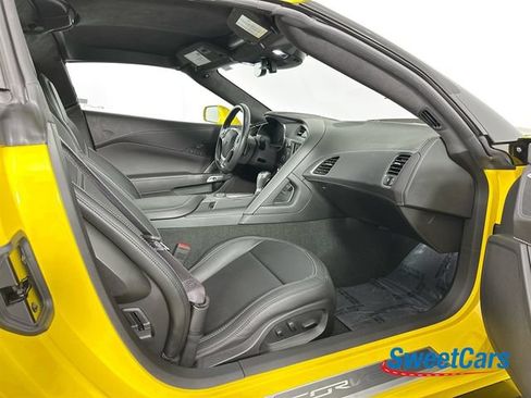 Used 2015 Chevrolet Corvette Z06 w/ 3LZ Preferred Equipment Group RWD image 10