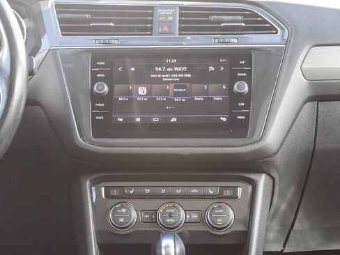 Used 2019 Volkswagen Tiguan SE w/ Panoramic Sunroof Package FWD image 13