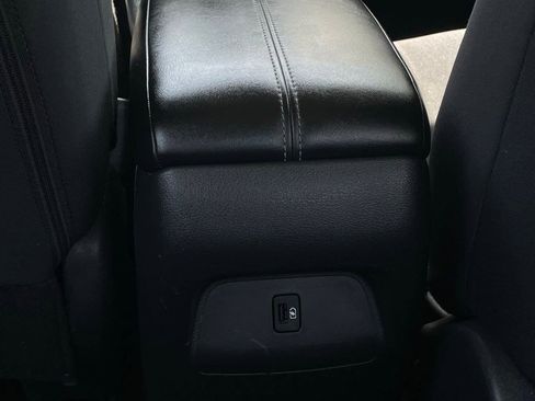 Used 2024 Nissan Sentra SV FWD image 24