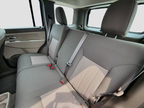 Used 2011 Jeep Liberty Sport AWD/4WD image 12